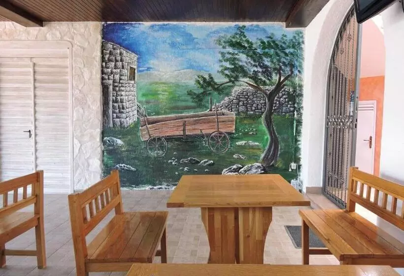 בית מלון כפרי Pansion Karoca