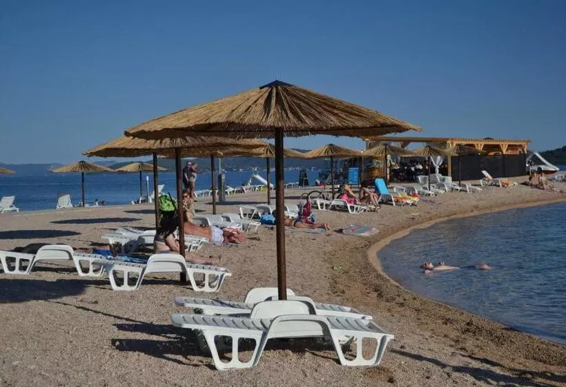 בית מלון כפרי Pansion Karoca