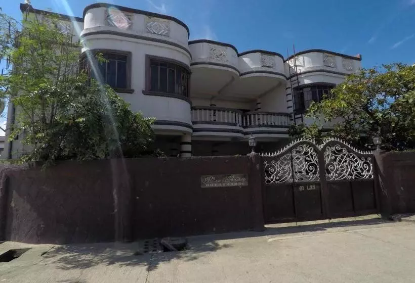 Hotelli Pe Re Aristo Guesthouse