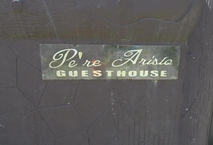 فندق Pe Re Aristo Guesthouse