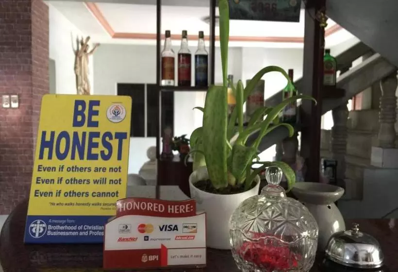 Hotelli Pe Re Aristo Guesthouse