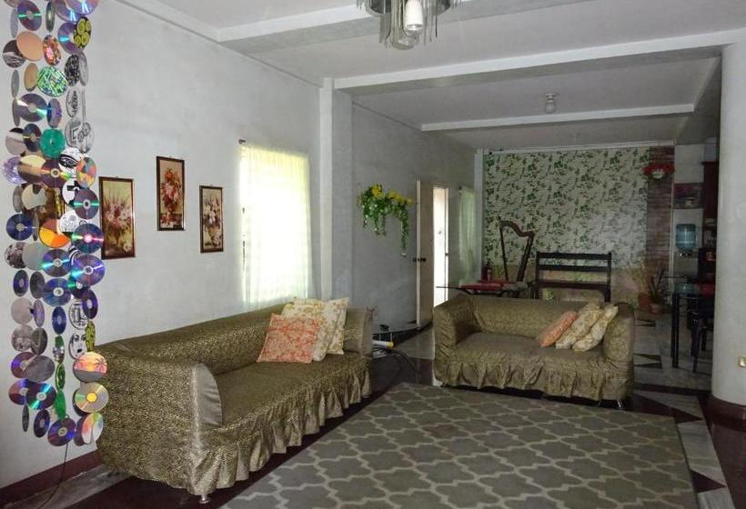 فندق Pe Re Aristo Guesthouse