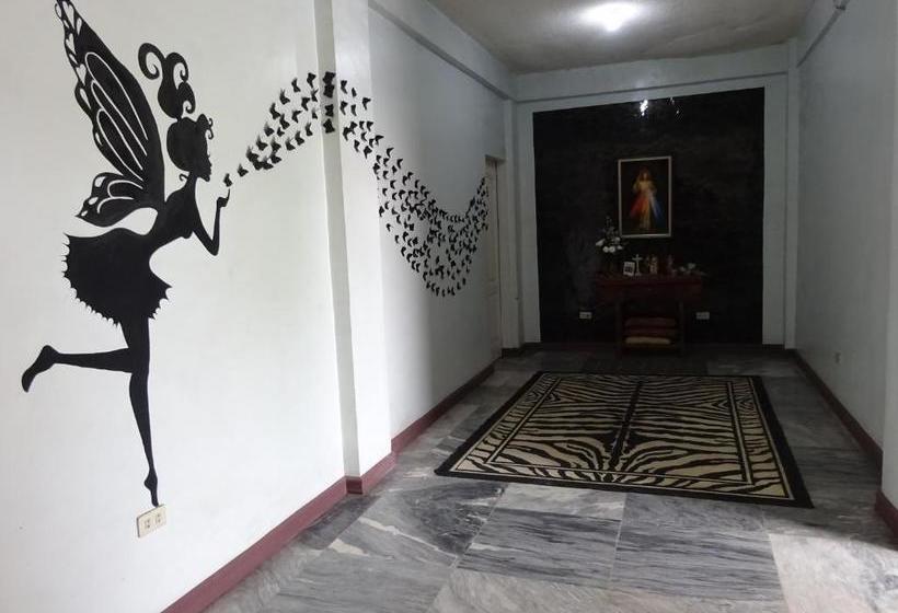 فندق Pe Re Aristo Guesthouse