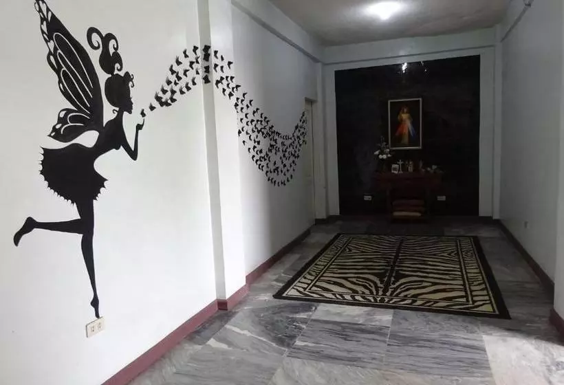 Hotelli Pe Re Aristo Guesthouse