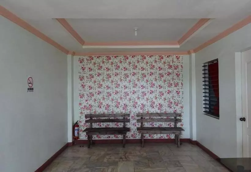 Hotelli Pe Re Aristo Guesthouse