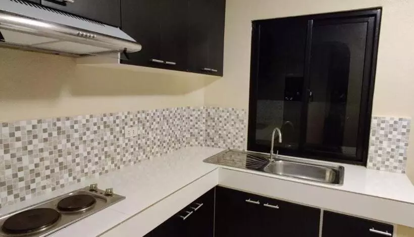 هتل Red Knight Gardens