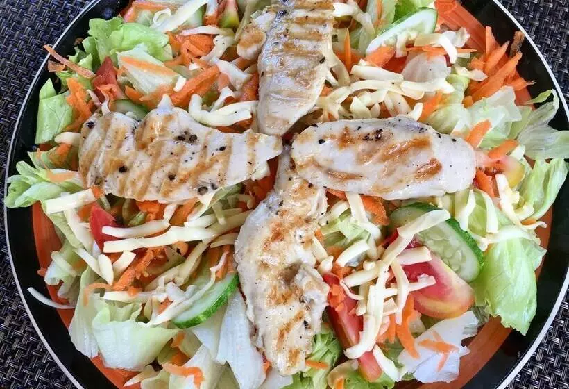 هتل Red Knight Gardens