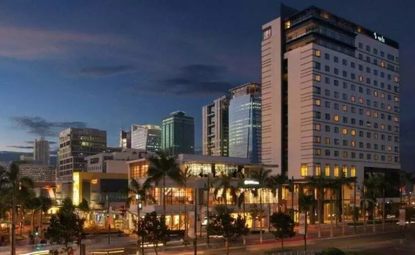 Отель Seda Bonifacio Global City