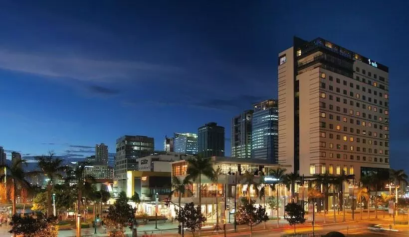 Отель Seda Bonifacio Global City