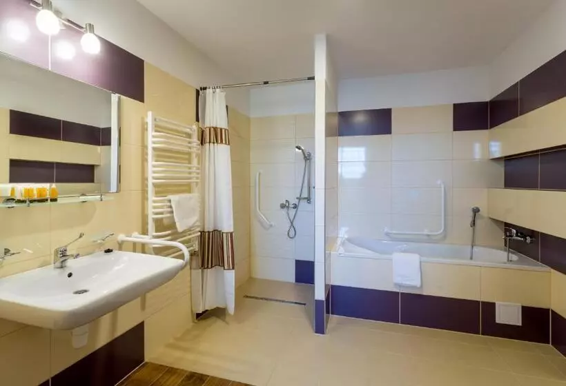 Kompleks Hotelowy Logos