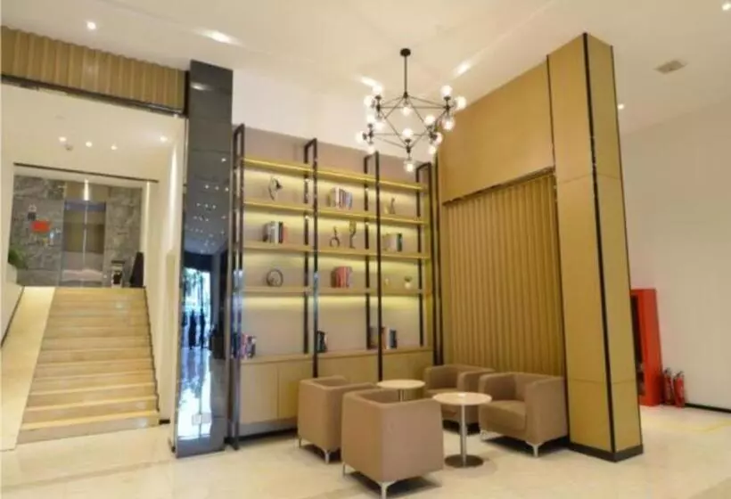 Hotelli City Comfort Inn Huanggang Qichun Exhibition Center