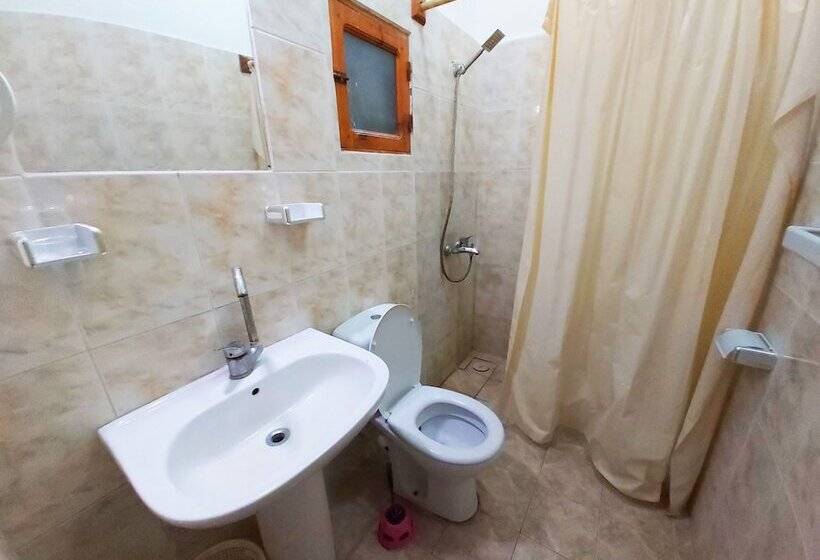 هتل Golden Star Camb