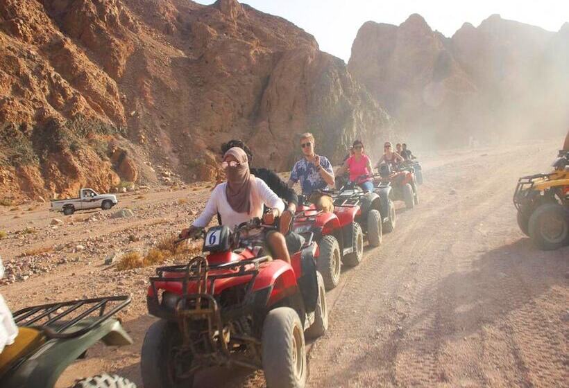 هتل Golden Star Camb