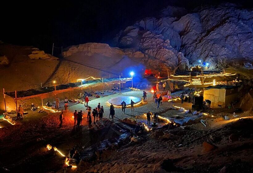 هتل Golden Star Camb