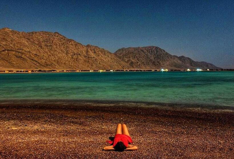 هتل Golden Star Camb