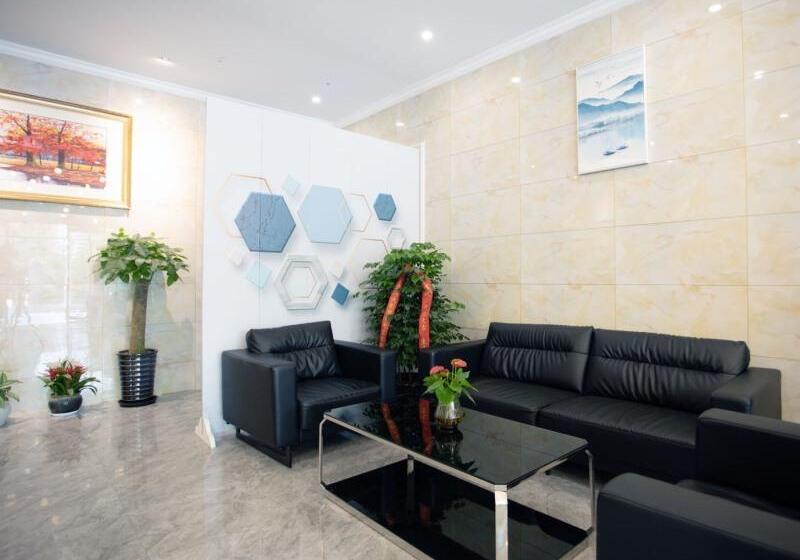 בית מלון כפרי Greentree Inn Express Shanghai Pudong Lingang New City Yunhan Road