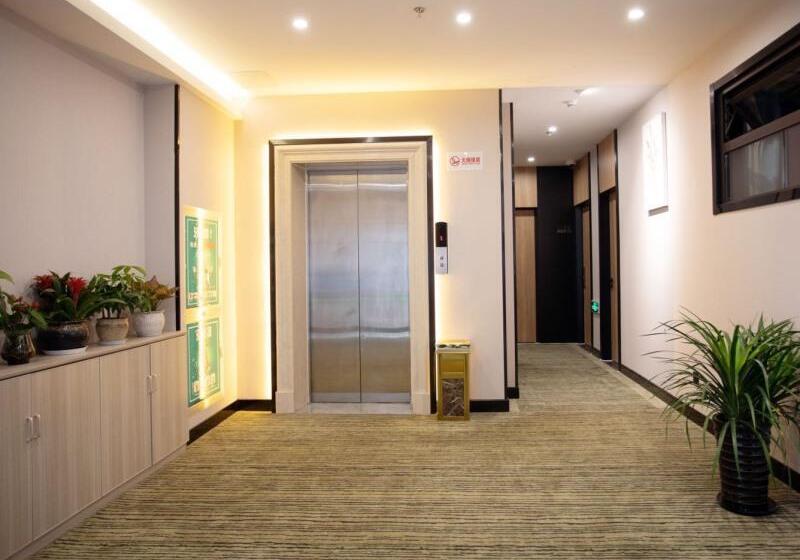 בית מלון כפרי Greentree Inn Express Shanghai Pudong Lingang New City Yunhan Road