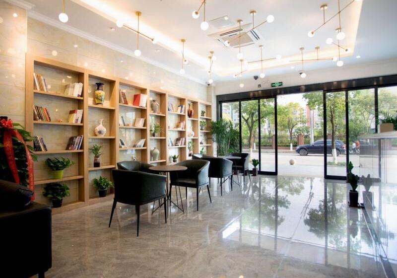 בית מלון כפרי Greentree Inn Express Shanghai Pudong Lingang New City Yunhan Road