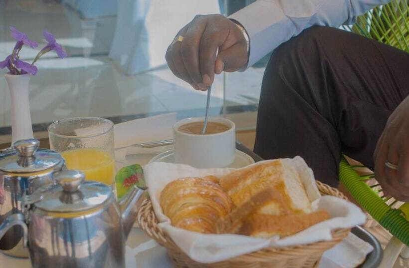 هتل Hôtel La Rose Blanche Korhogo