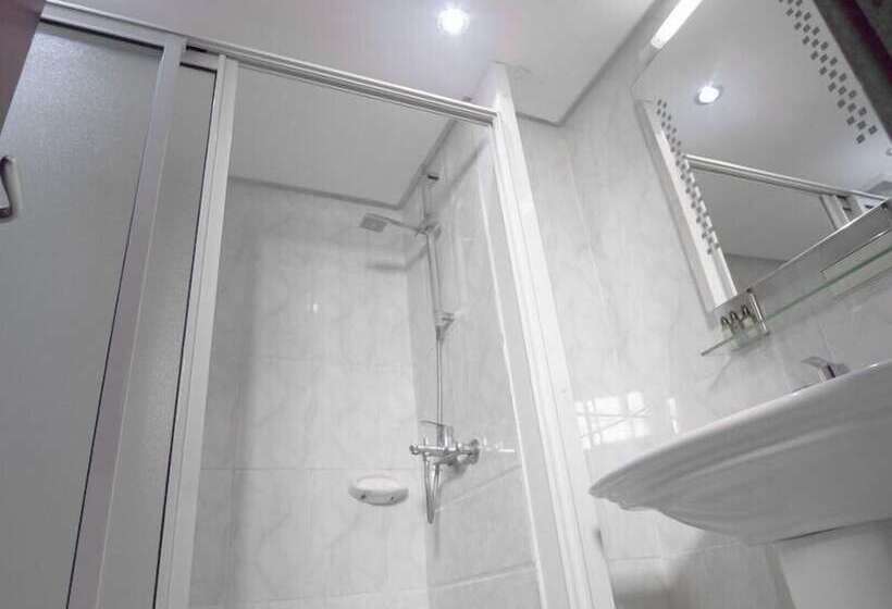 هتل Hôtel La Rose Blanche Korhogo