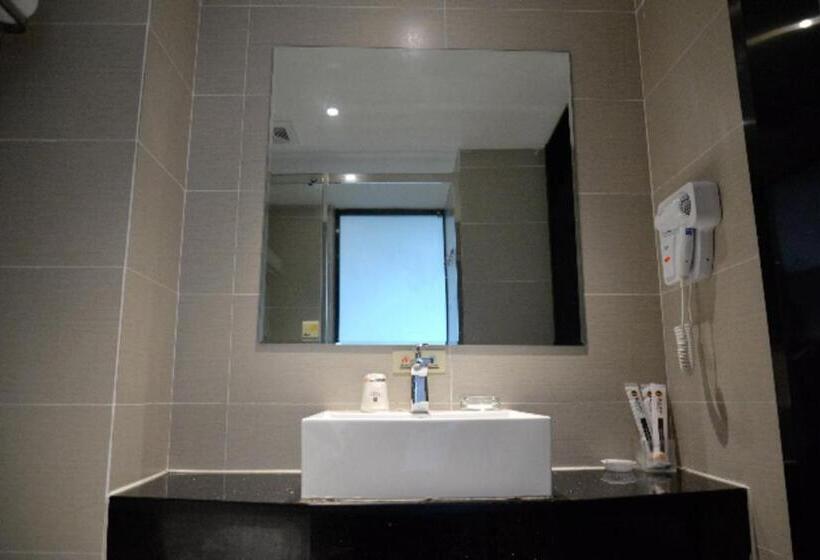 בית מלון כפרי Jtour Inn Xianning Chibiyiqiao North