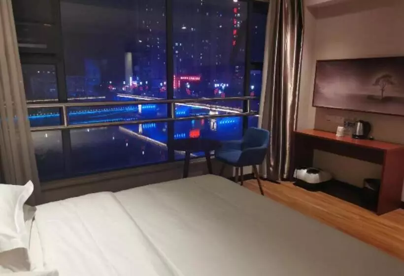 Hotelli Jtour Inn Xianning Chibiyiqiao North