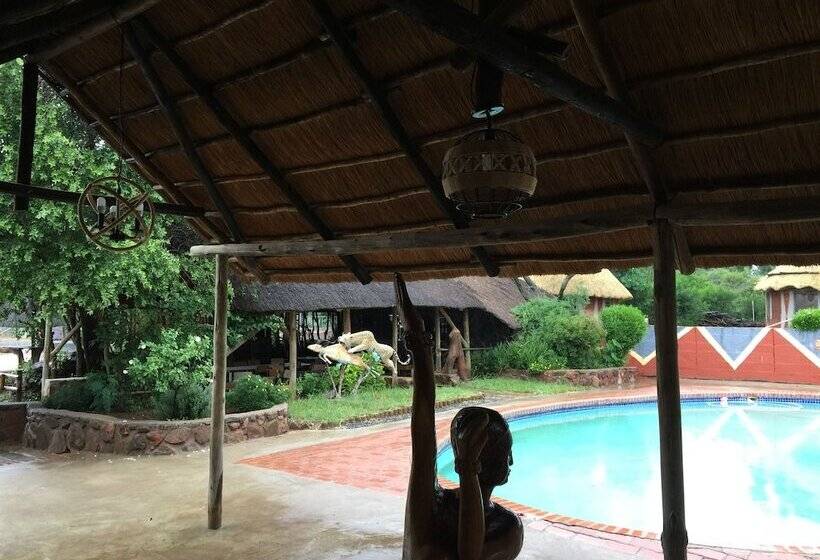 هتل Kgogomodumo Lodge