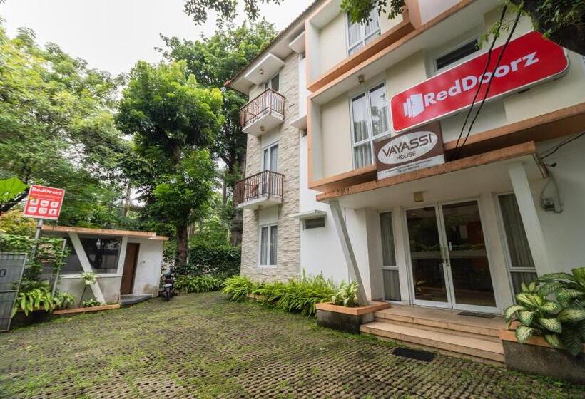 בית מלון כפרי Reddoorz Syariah Near Prasetya Mulya Cilandak Campus