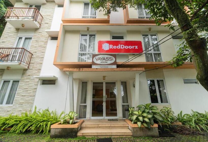 בית מלון כפרי Reddoorz Syariah Near Prasetya Mulya Cilandak Campus