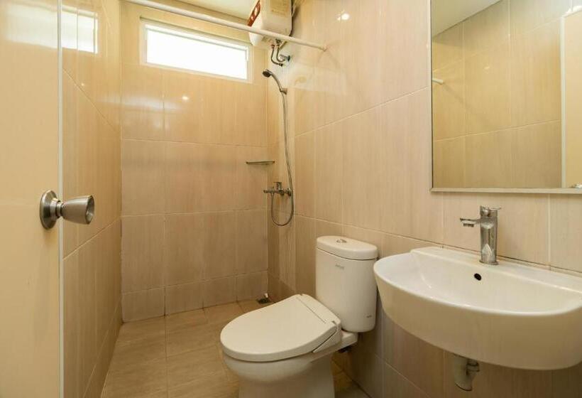 בית מלון כפרי Reddoorz Syariah Near Prasetya Mulya Cilandak Campus