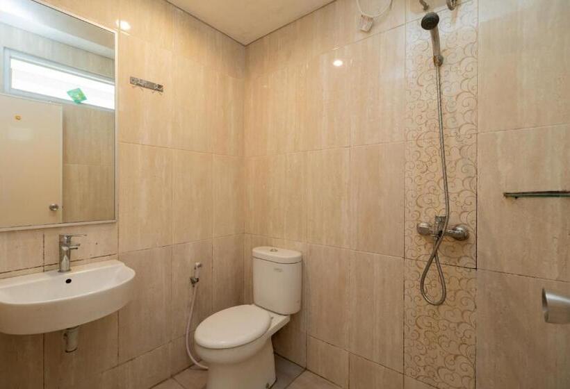 בית מלון כפרי Reddoorz Syariah Near Prasetya Mulya Cilandak Campus