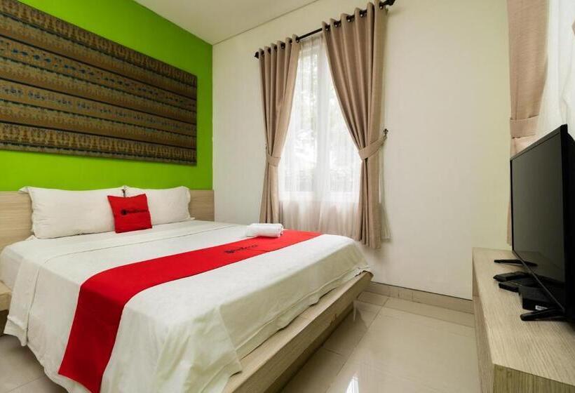 בית מלון כפרי Reddoorz Syariah Near Prasetya Mulya Cilandak Campus