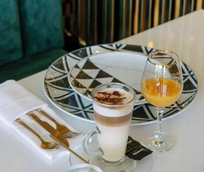 هتل 1877 Estrela Palace