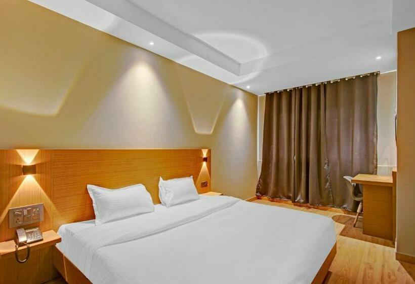 Fabhotel Penthouse   A K Dev Road