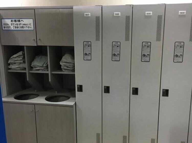 בית מלון כפרי Capsule & Sauna Japan – Caters To Men