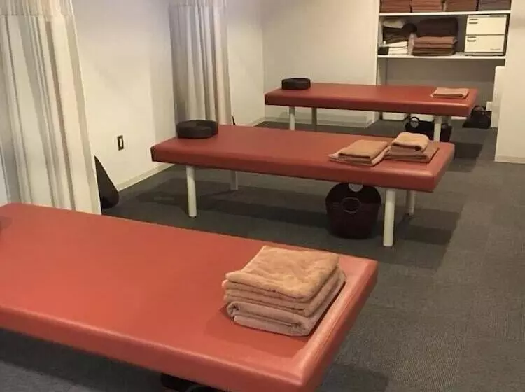 Hotelli Capsule & Sauna Japan – Caters To Men