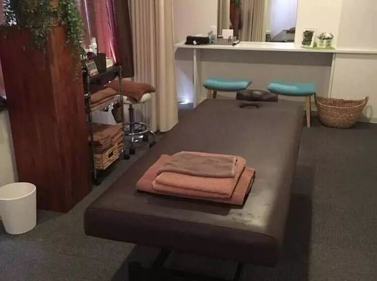 Hotelli Capsule & Sauna Japan – Caters To Men