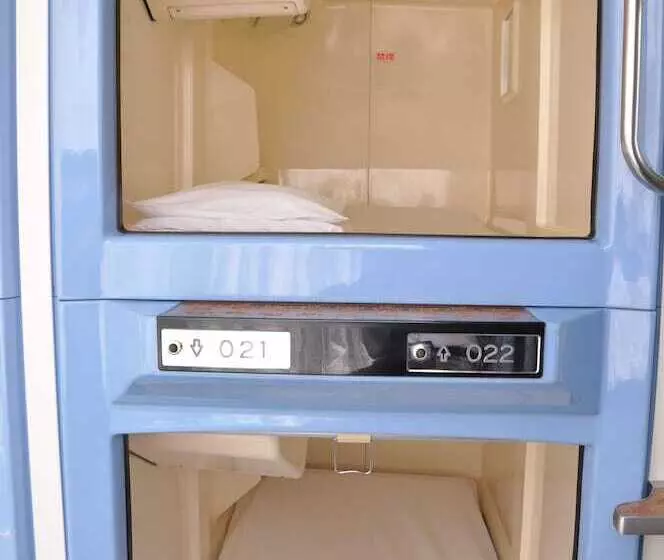 Hotelli Capsule & Sauna Japan – Caters To Men