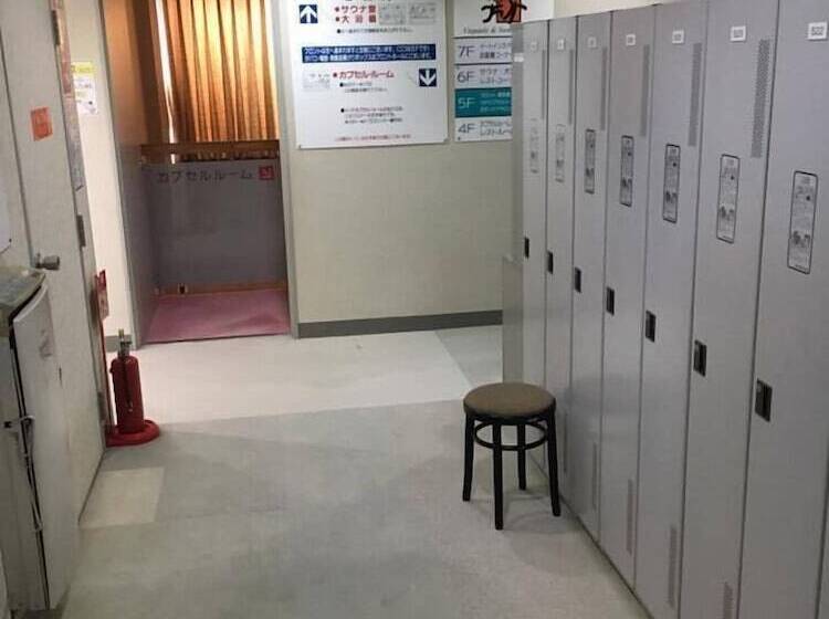 בית מלון כפרי Capsule & Sauna Japan – Caters To Men