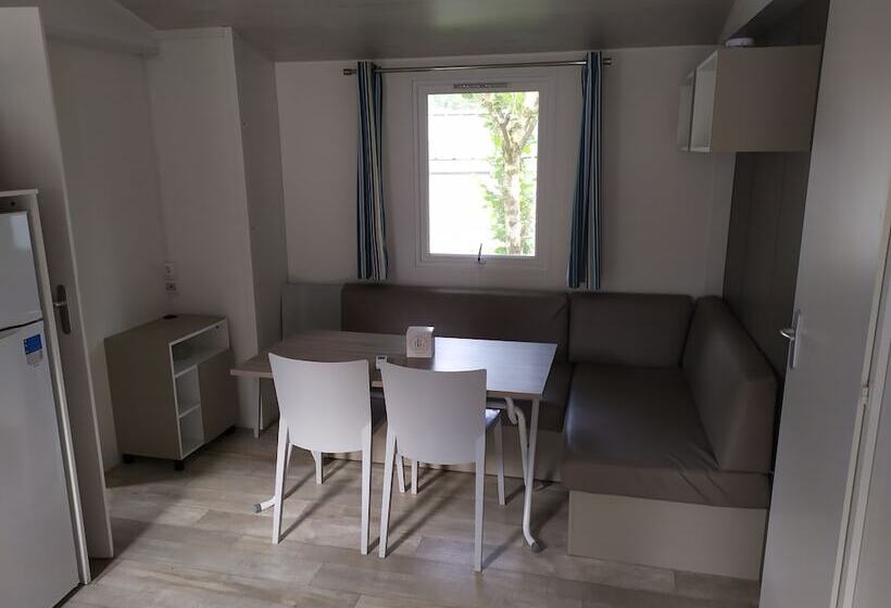 هتل Hu Birkelt Village