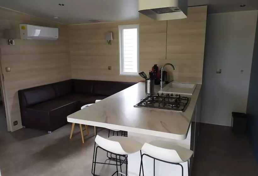 هتل Hu Birkelt Village