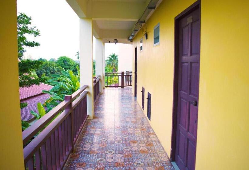 Nantharom Hotel And Restaurant