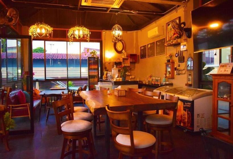 Nantharom Hotel And Restaurant