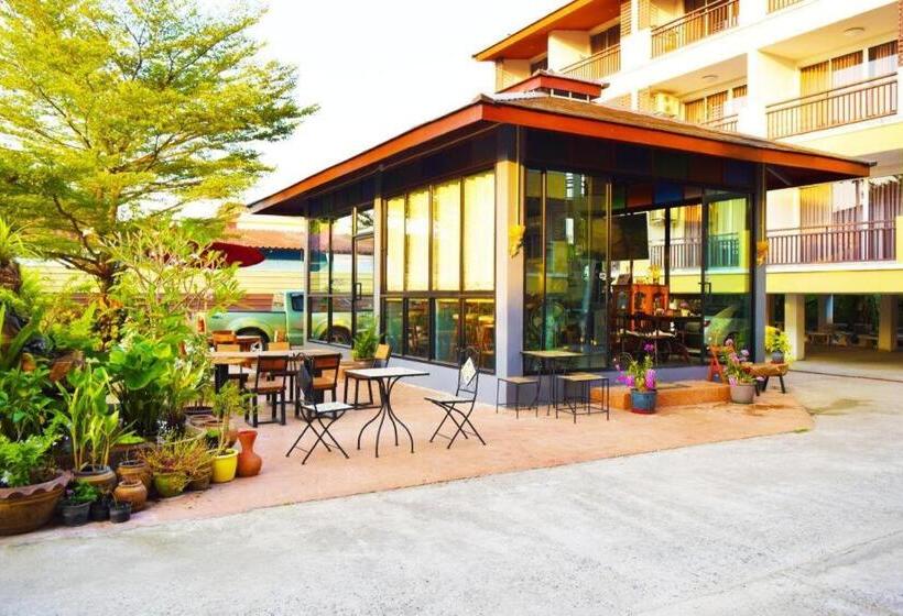 Nantharom Hotel And Restaurant