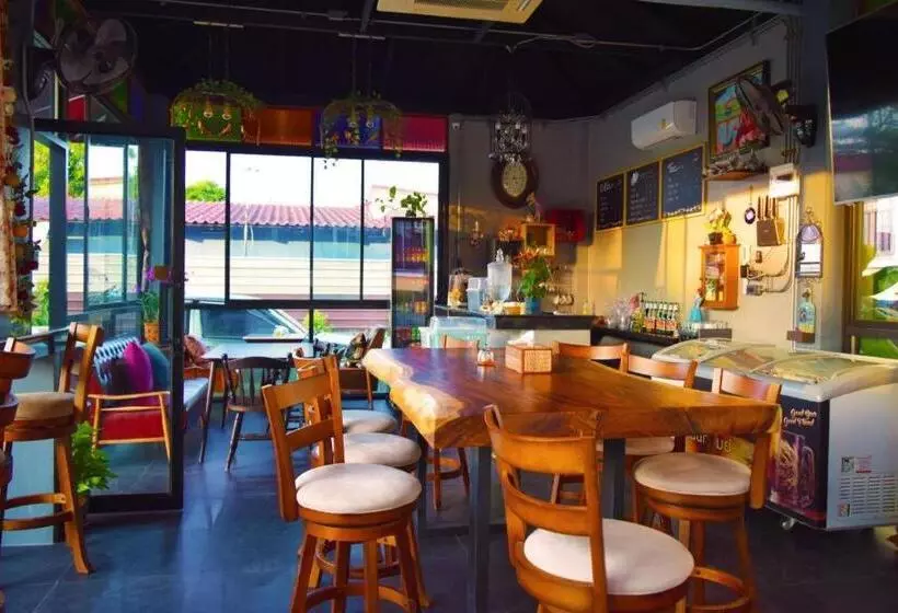 Nantharom Hotel And Restaurant