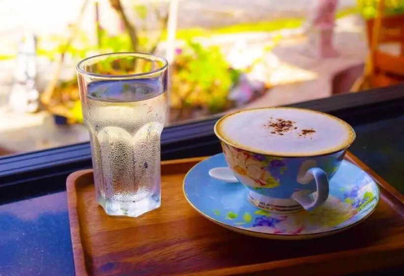 Nantharom Hotel And Restaurant