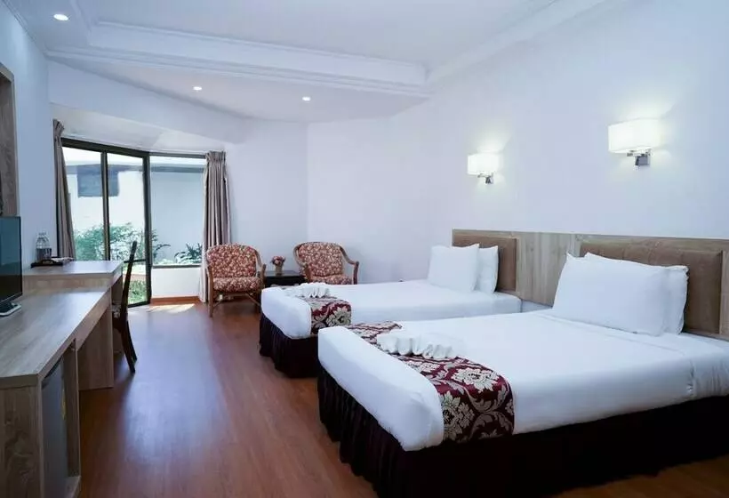 ホテル Rayong Palmaries Beach Resort