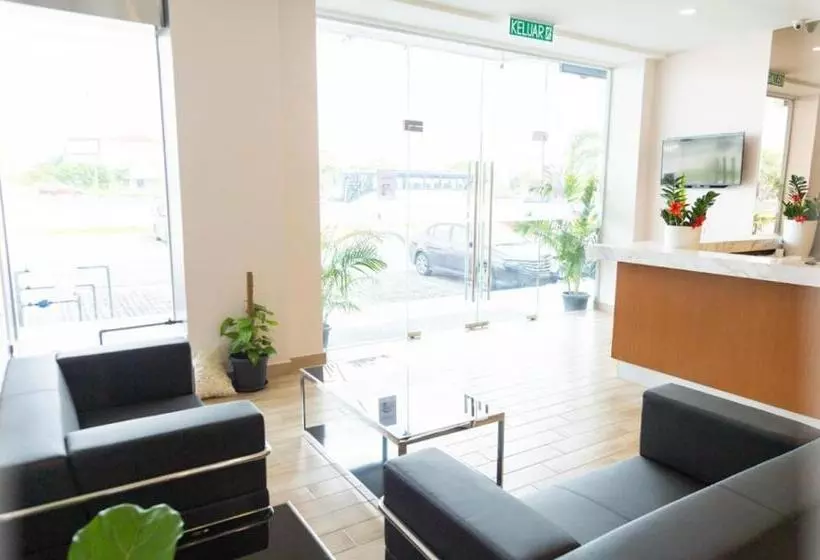 The Crown Hotel Klia