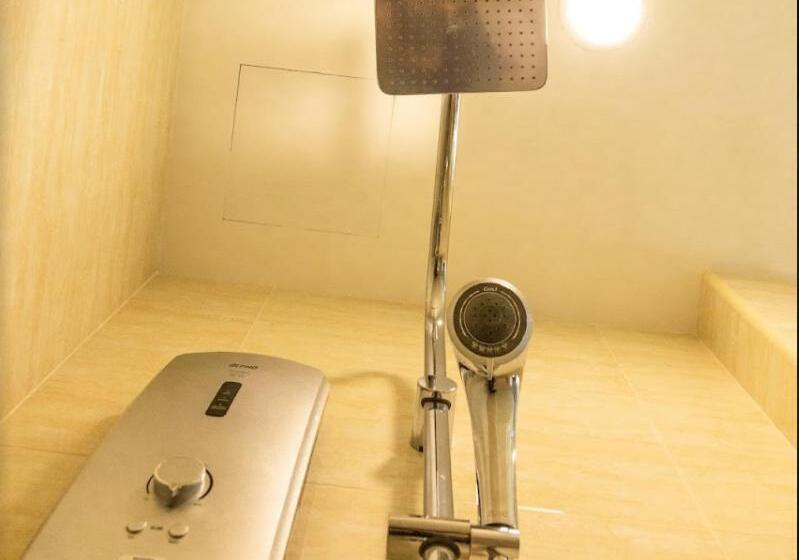 The Crown Hotel Klia