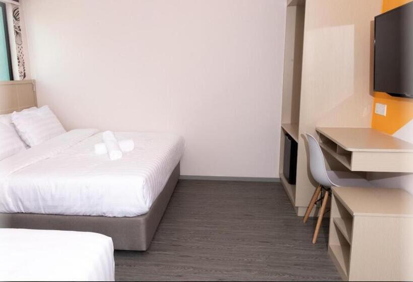 The Crown Hotel Klia